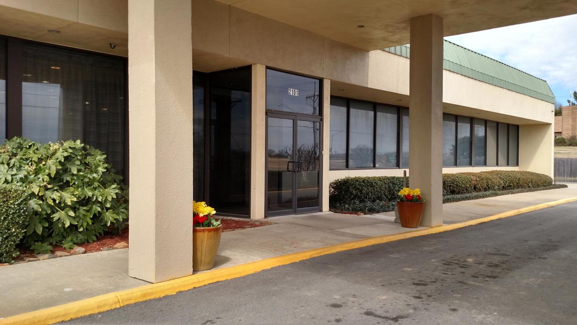 Super 8 by Wyndham Atoka photo 40