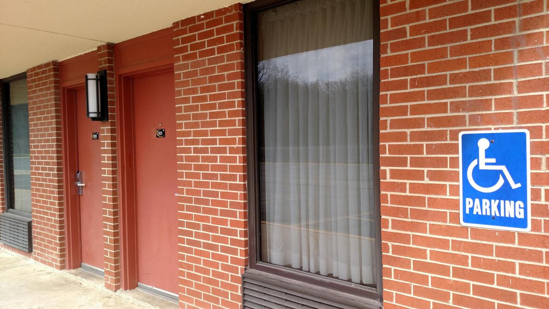 Super 8 by Wyndham Atoka photo 39