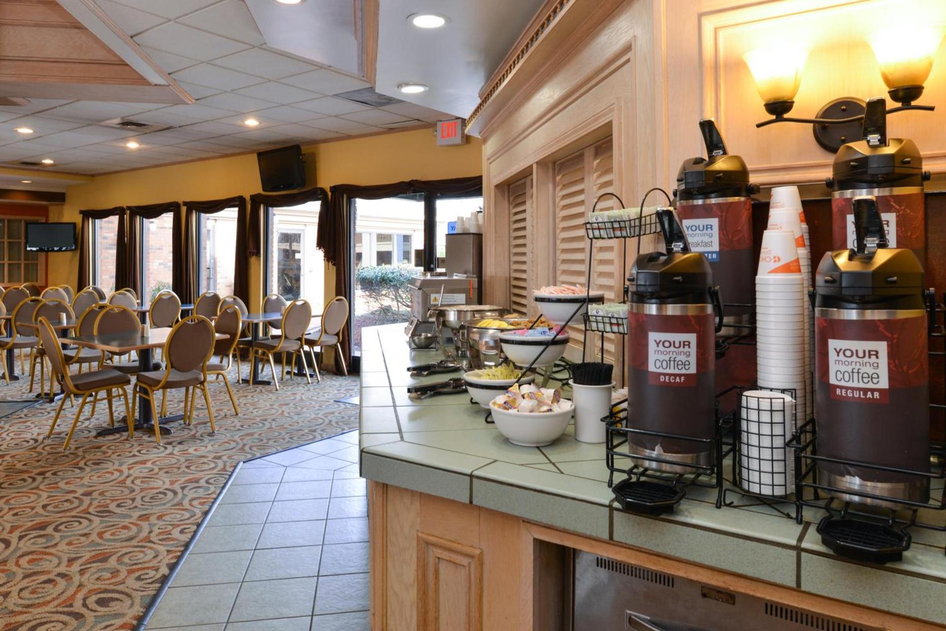 Quality Inn & Suites Fayetteville I-95 photo 70