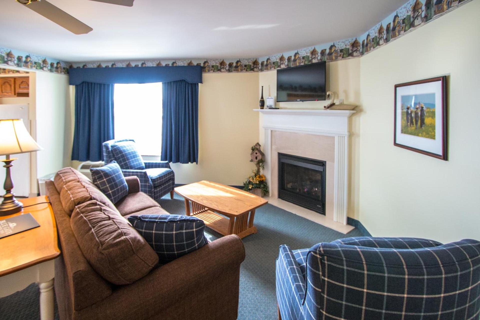 Blue Gate Garden Inn photo 23