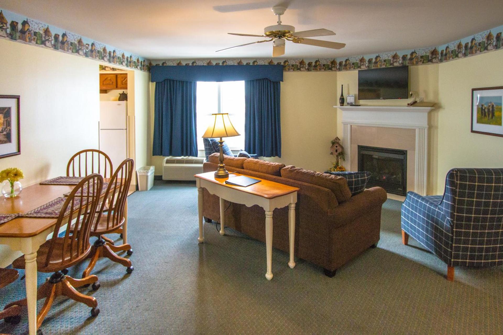 Blue Gate Garden Inn photo 25