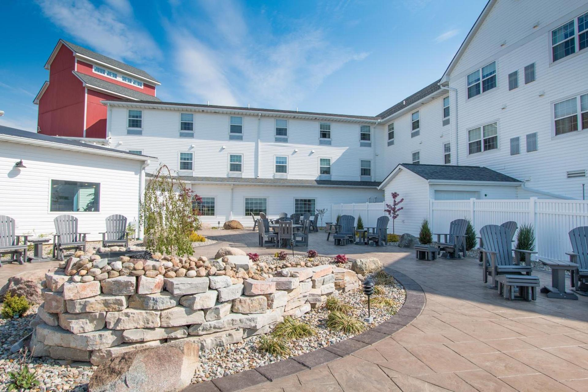 Blue Gate Garden Inn photo 27