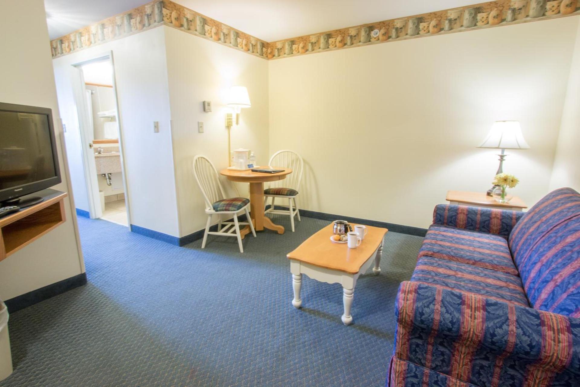 Blue Gate Garden Inn photo 31