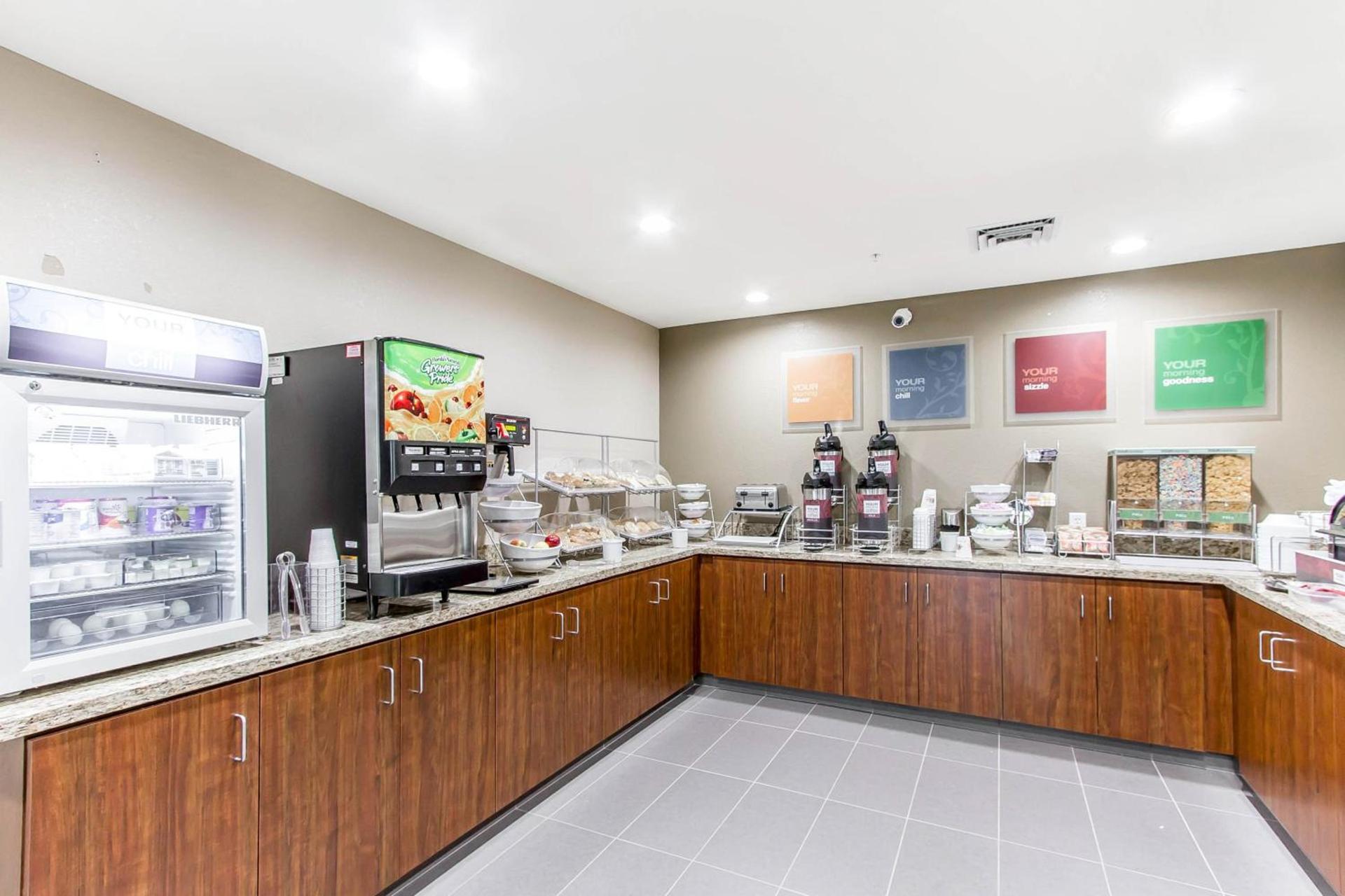 Comfort Suites West Omaha photo 18