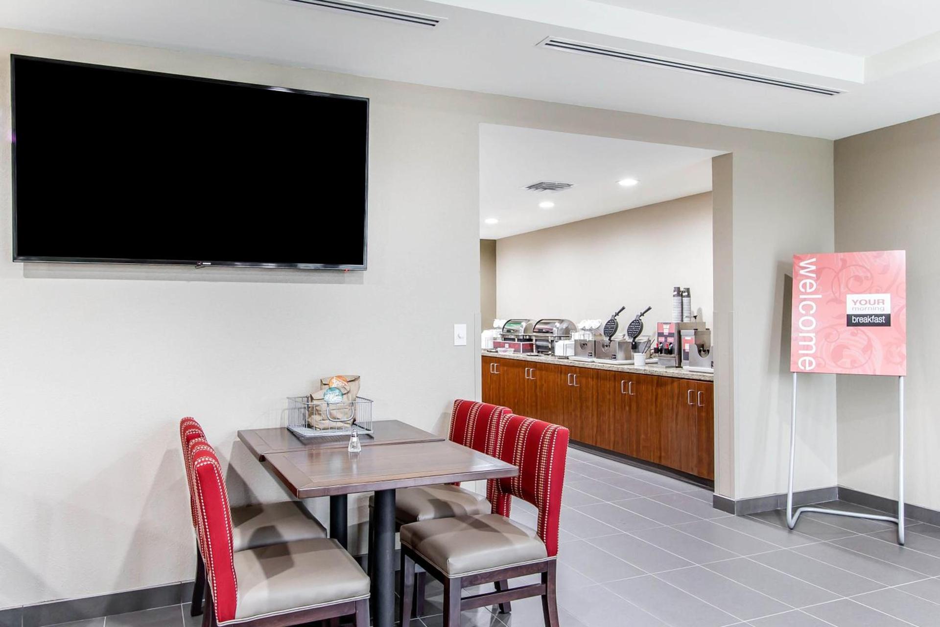 Comfort Suites West Omaha photo 20
