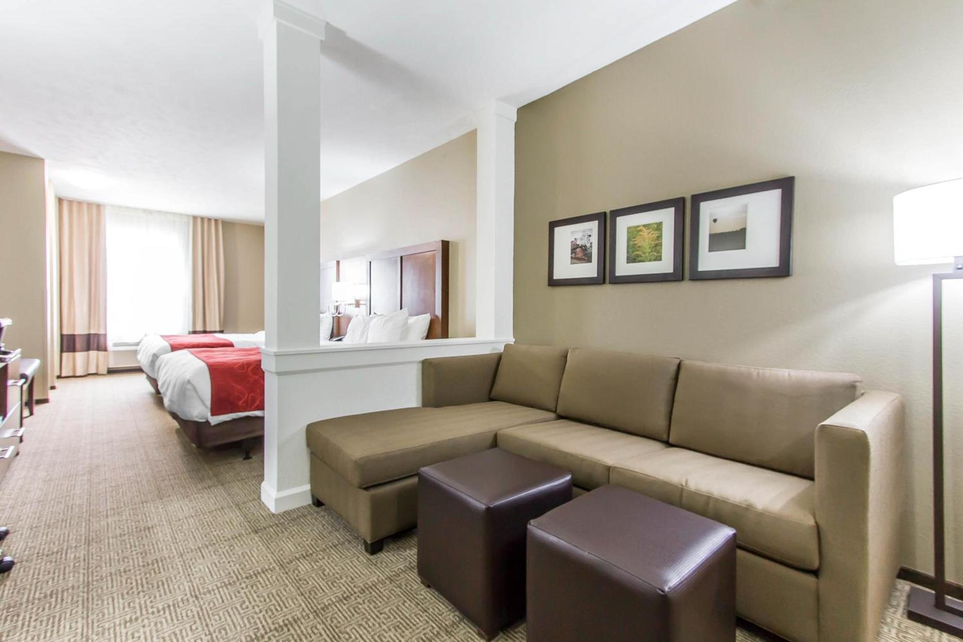 Comfort Suites West Omaha photo 22