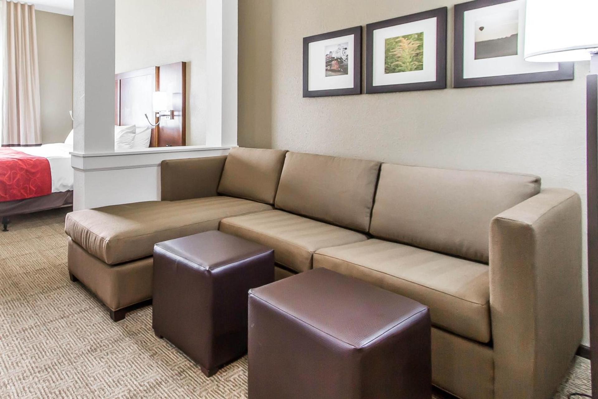 Comfort Suites West Omaha photo 30