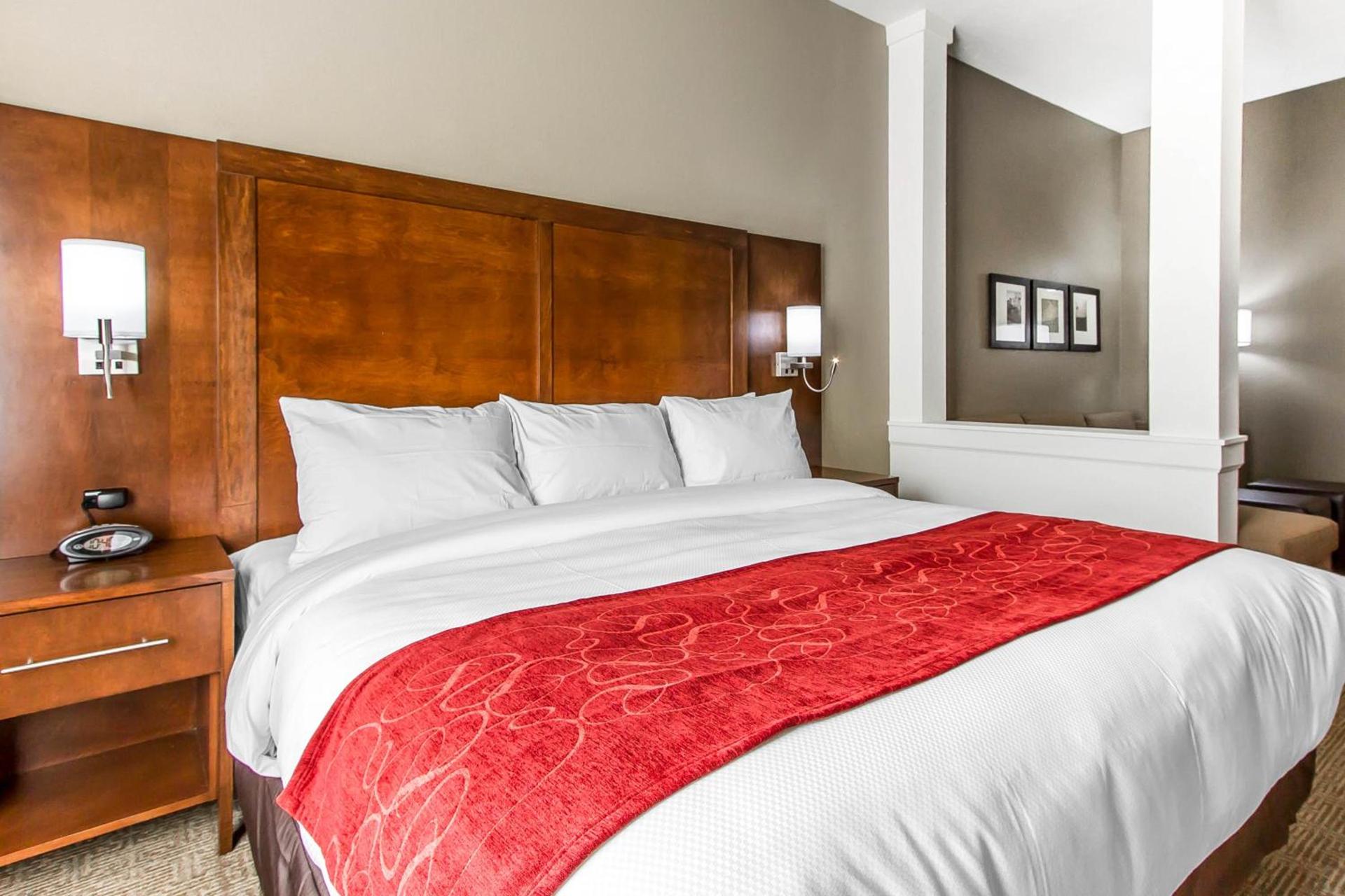 Comfort Suites West Omaha photo 32