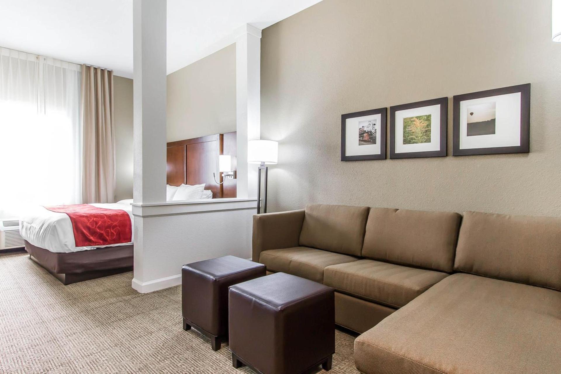 Comfort Suites West Omaha photo 39