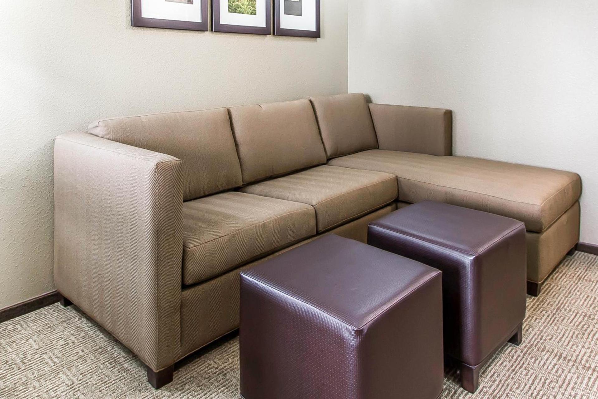 Comfort Suites West Omaha photo 40