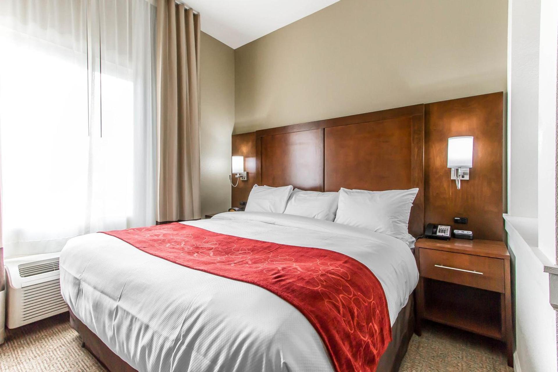 Comfort Suites West Omaha photo 43