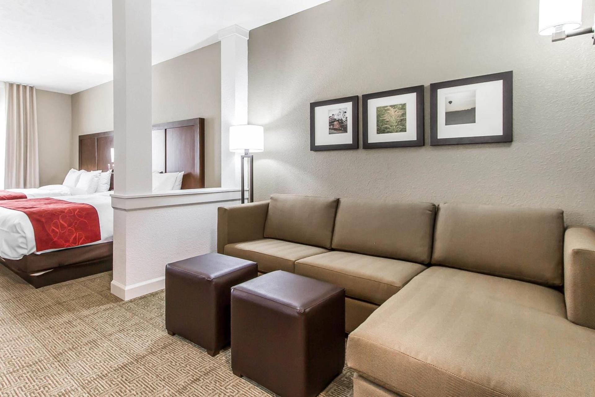 Comfort Suites West Omaha photo 45