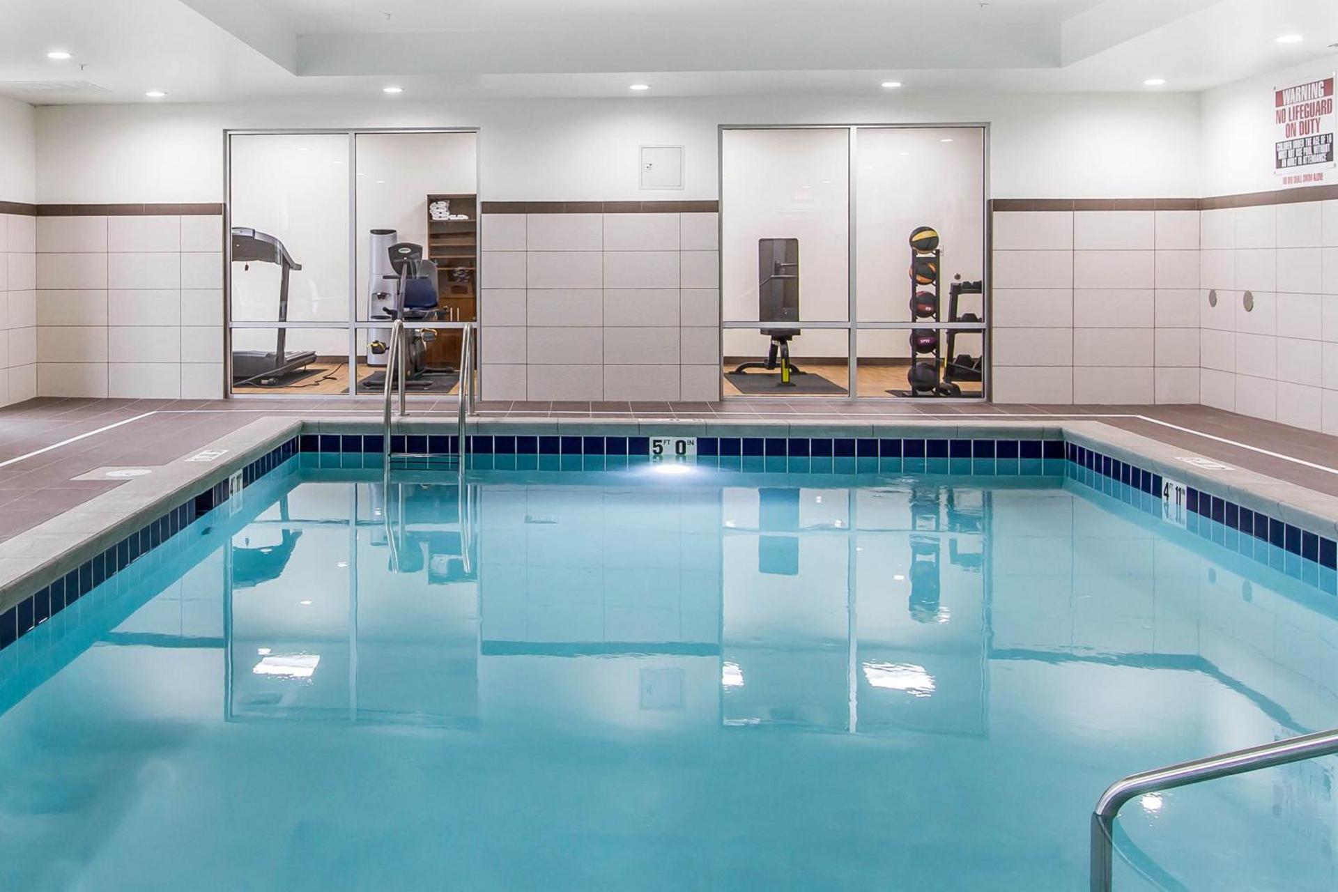 Comfort Suites West Omaha photo 48