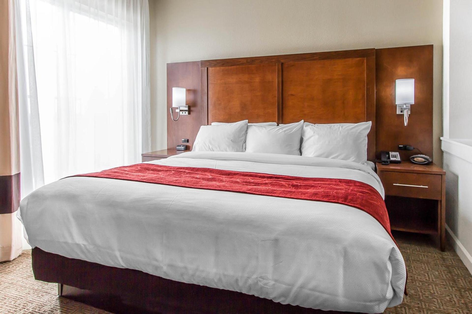 Comfort Suites West Omaha photo 53