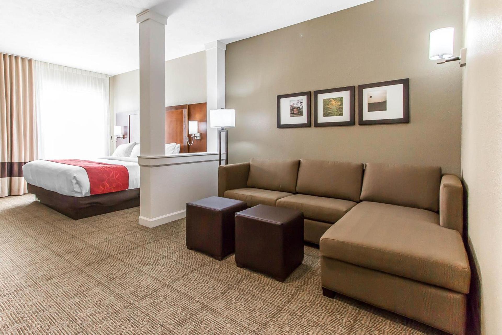 Comfort Suites West Omaha photo 57