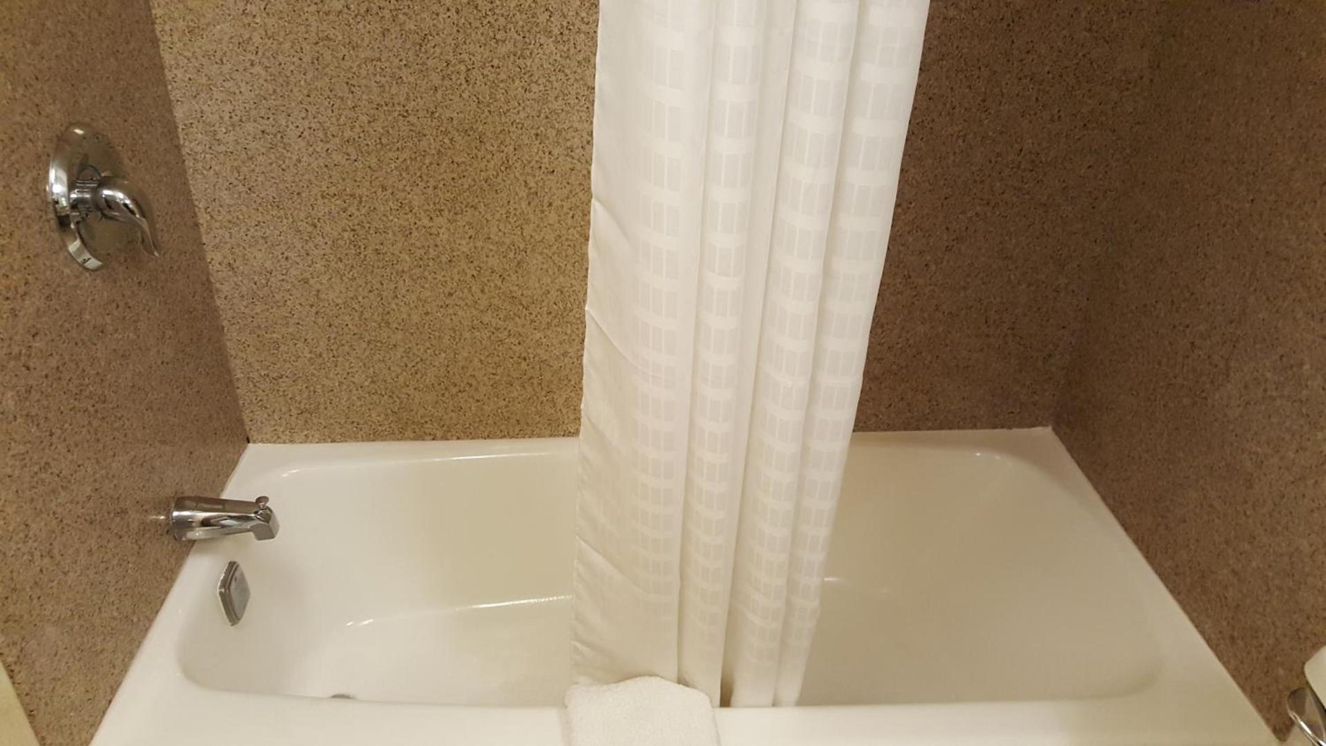 Waterfront Inn PHL Airport photo 20