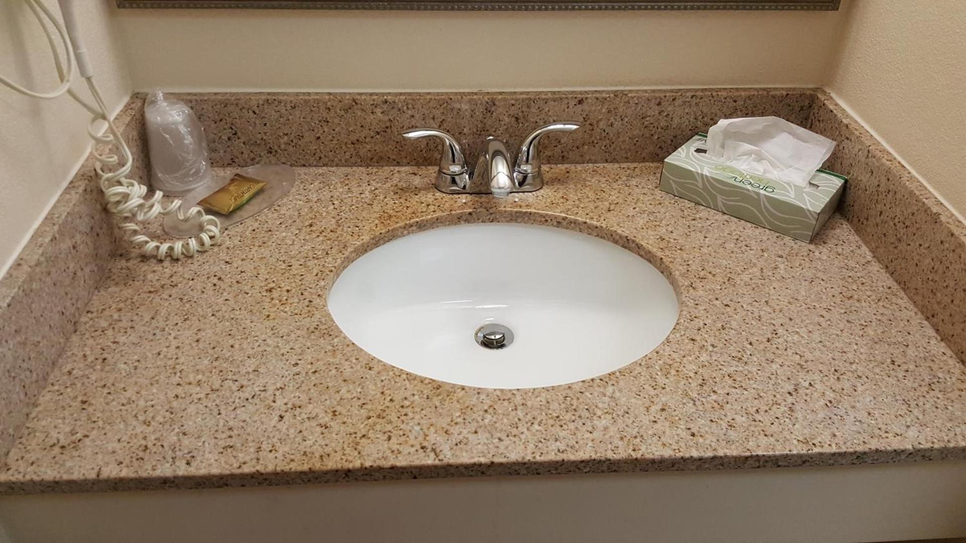 Waterfront Inn PHL Airport photo 21