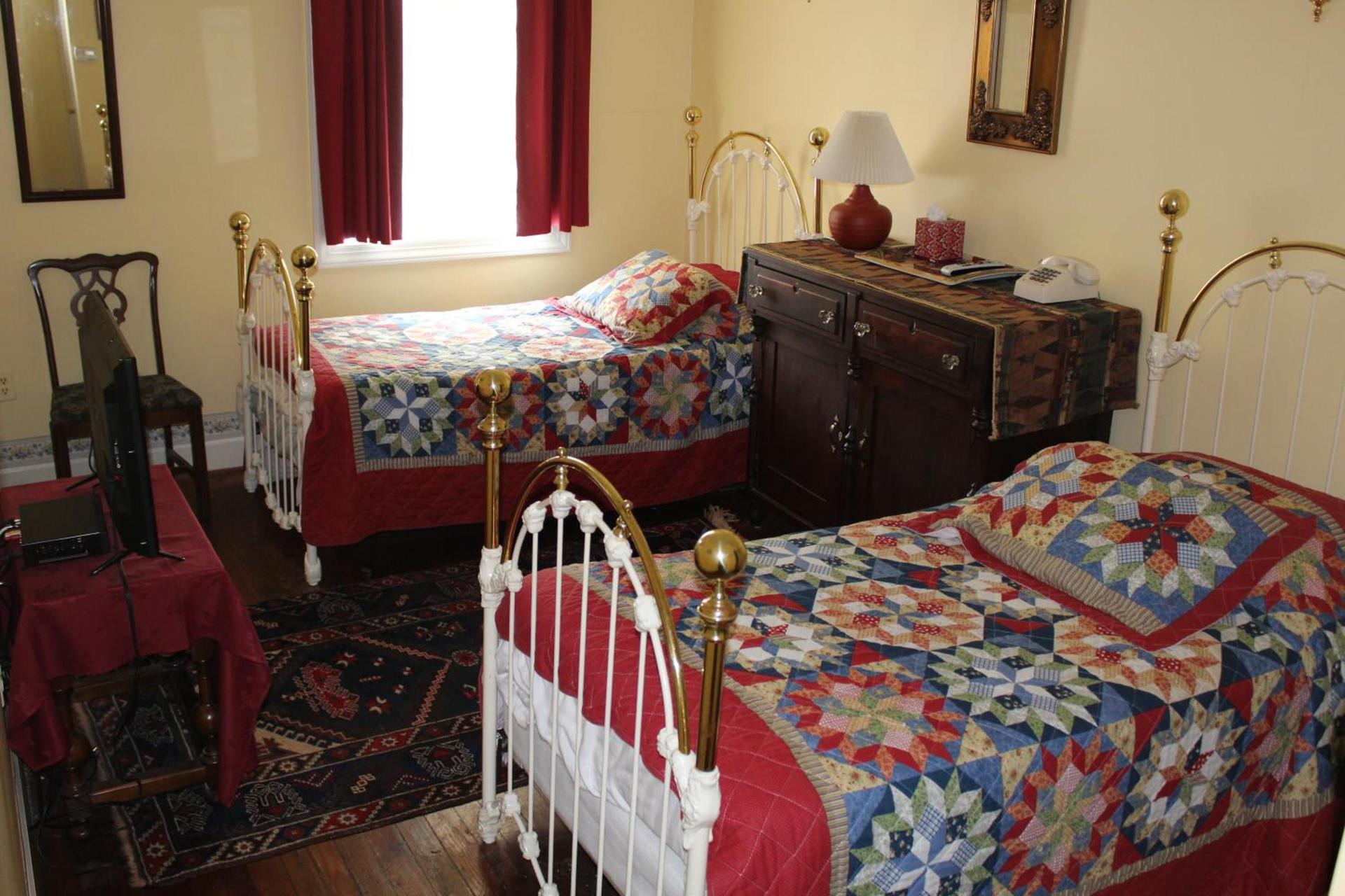 Leesburg Colonial Inn photo 31