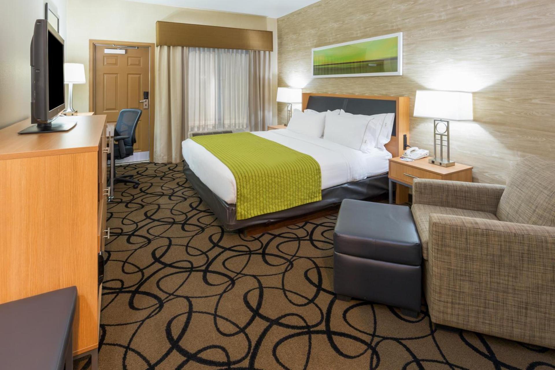 Holiday Inn Express Hotel and Suites - Henderson by IHG photo 9
