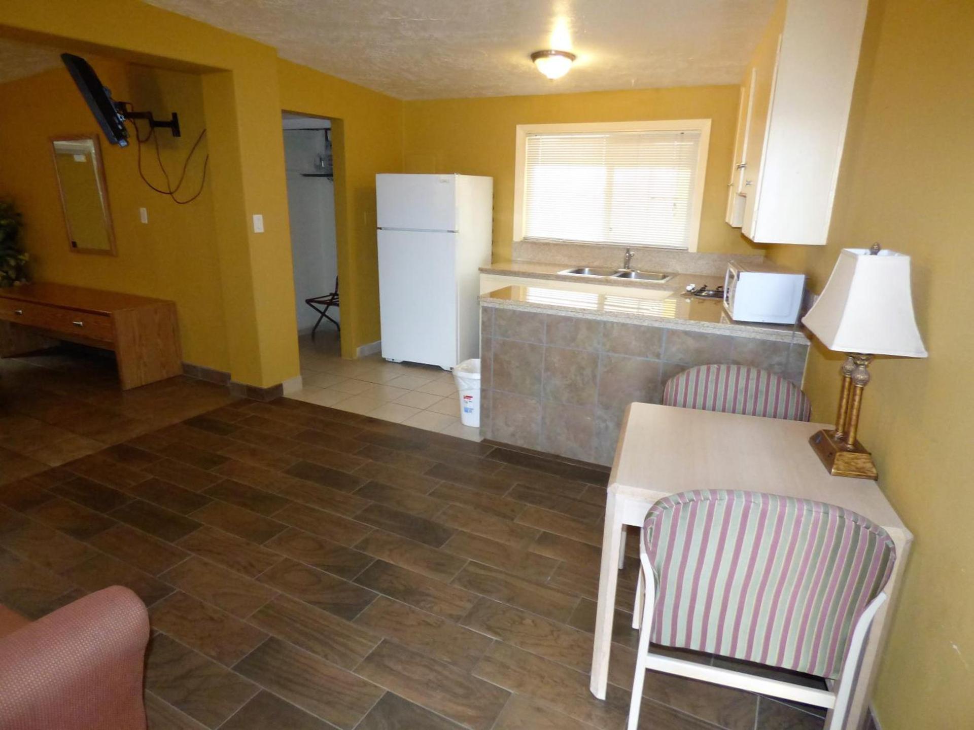 Sands Motel photo 10
