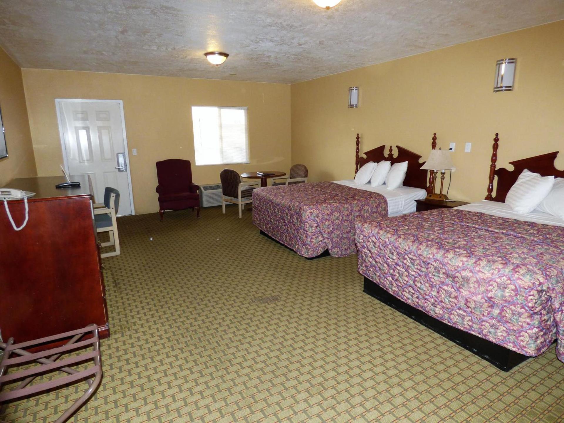 Economy Inn & Suites photo 8