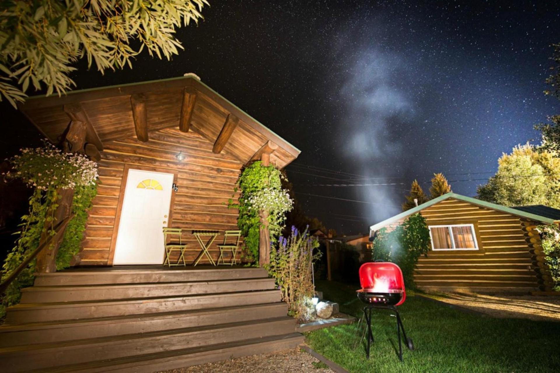 Log Cabin Motel photo 13