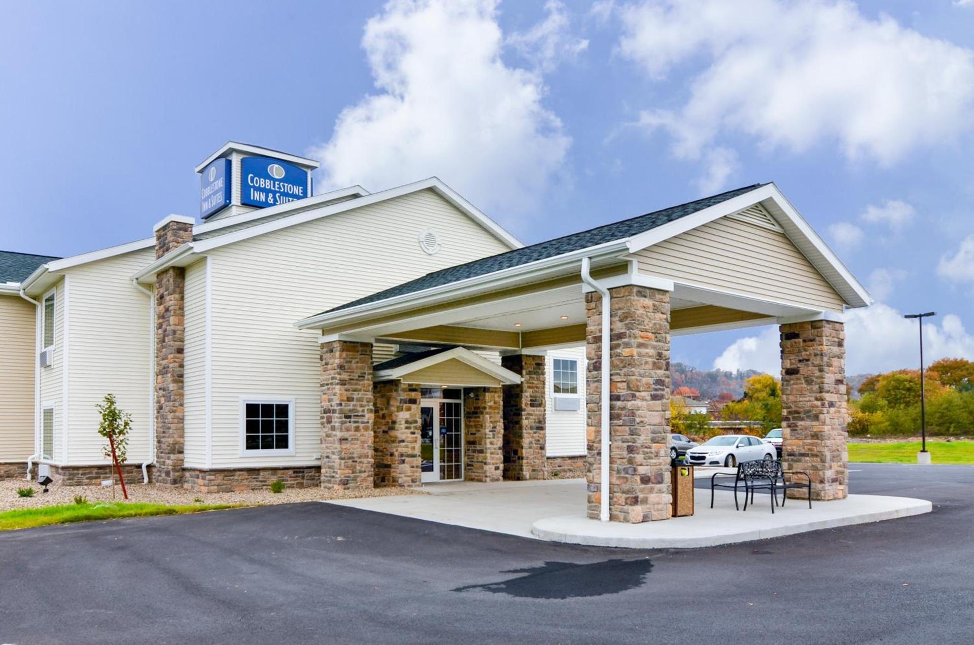 Cobblestone Inn & Suites - Ambridge, PA photo 1