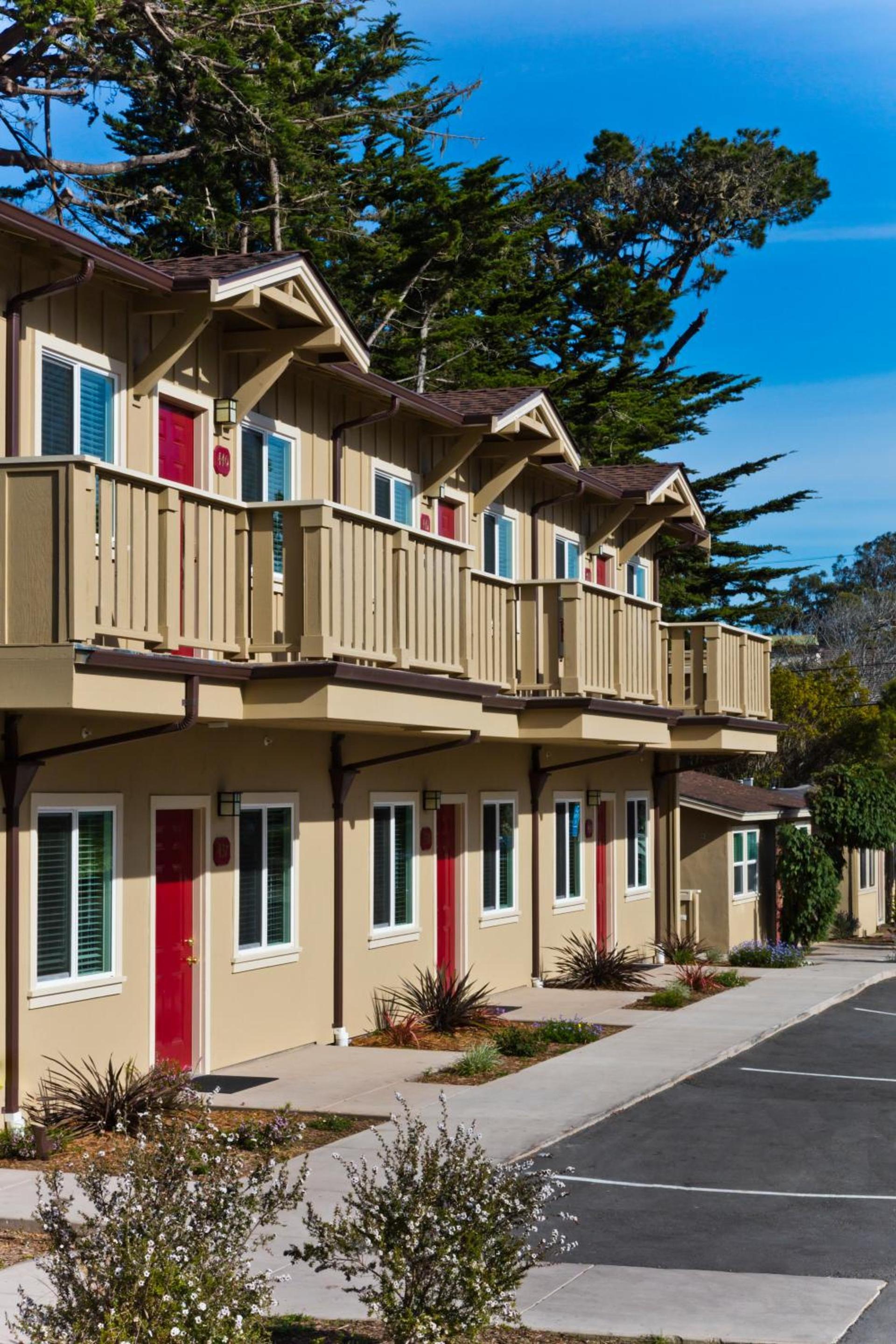 Monterey Peninsula Inn — hotel in Pacific Grove