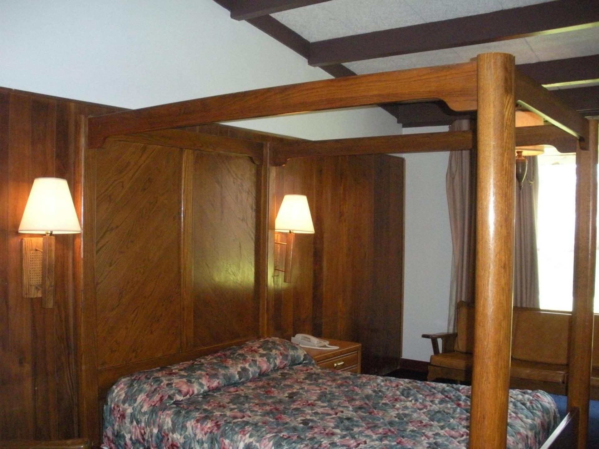 Kings Inn Cleveland photo 12