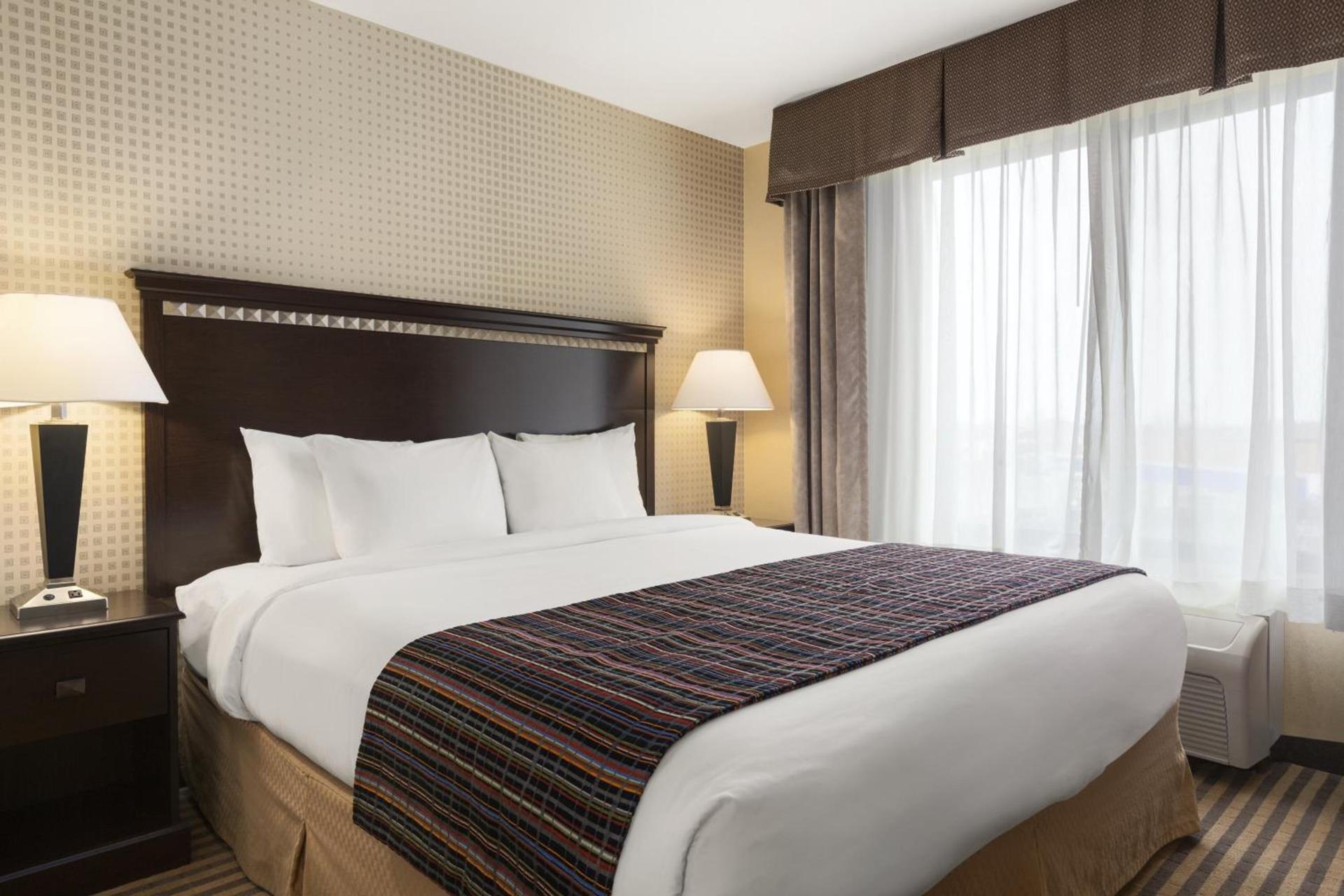 University Hotel Davis Area by IHG photo 16