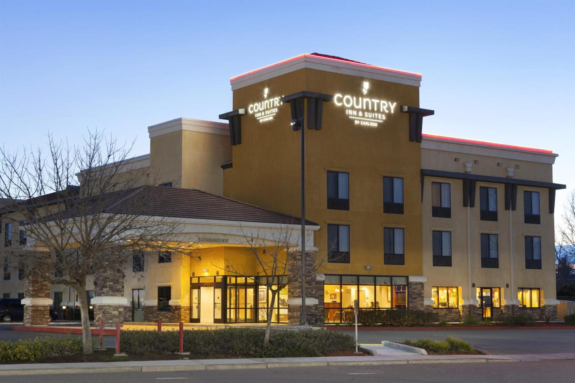 University Hotel Davis Area by IHG photo 11