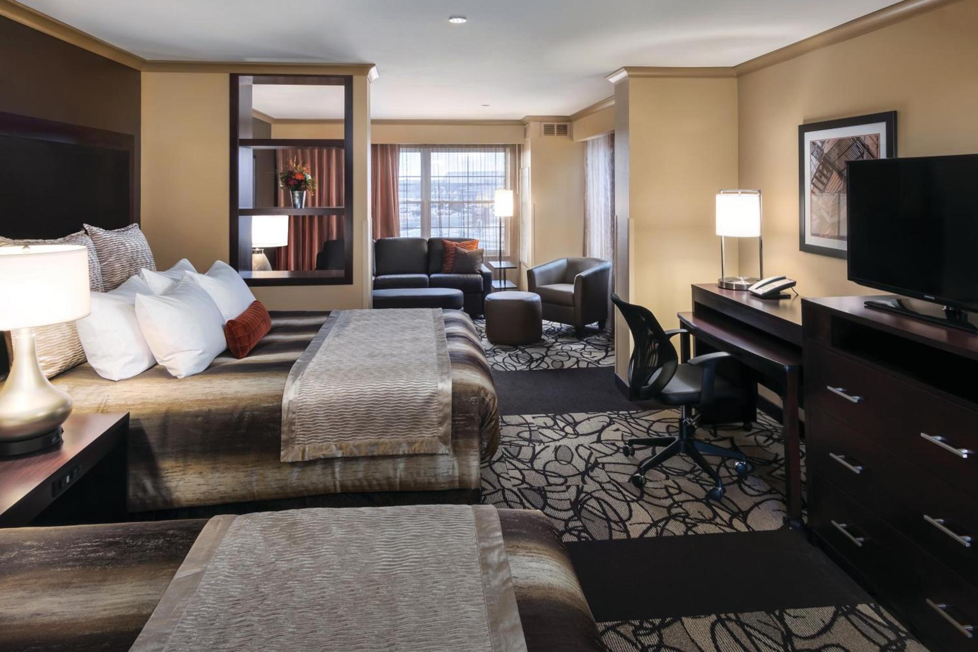 ClubHouse Hotel & Suites Fargo photo 19