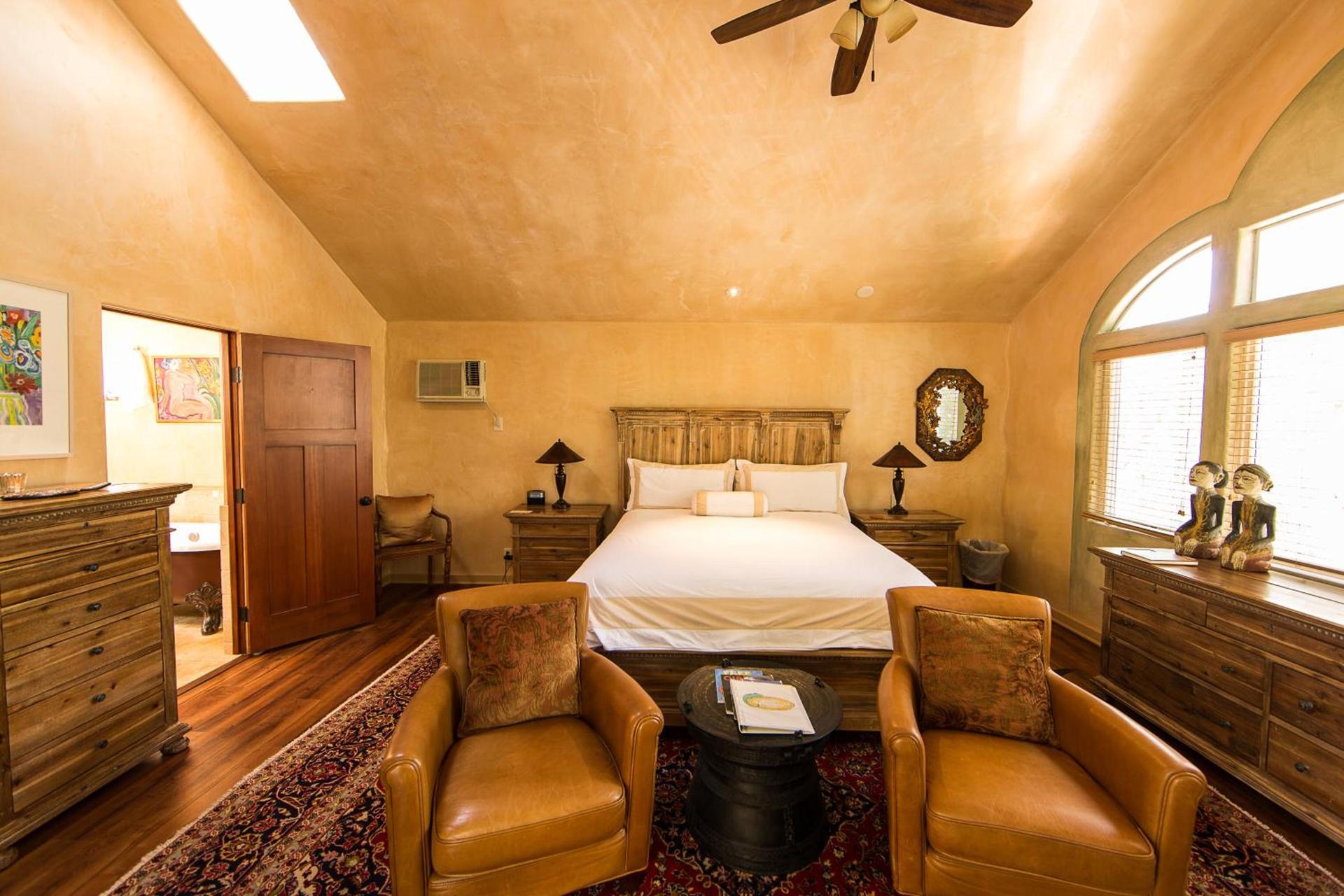 The Emerald Iguana Inn photo 4