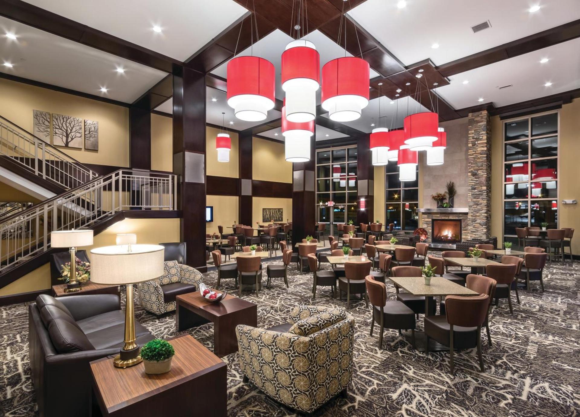 ClubHouse Hotel & Suites Fargo photo 16