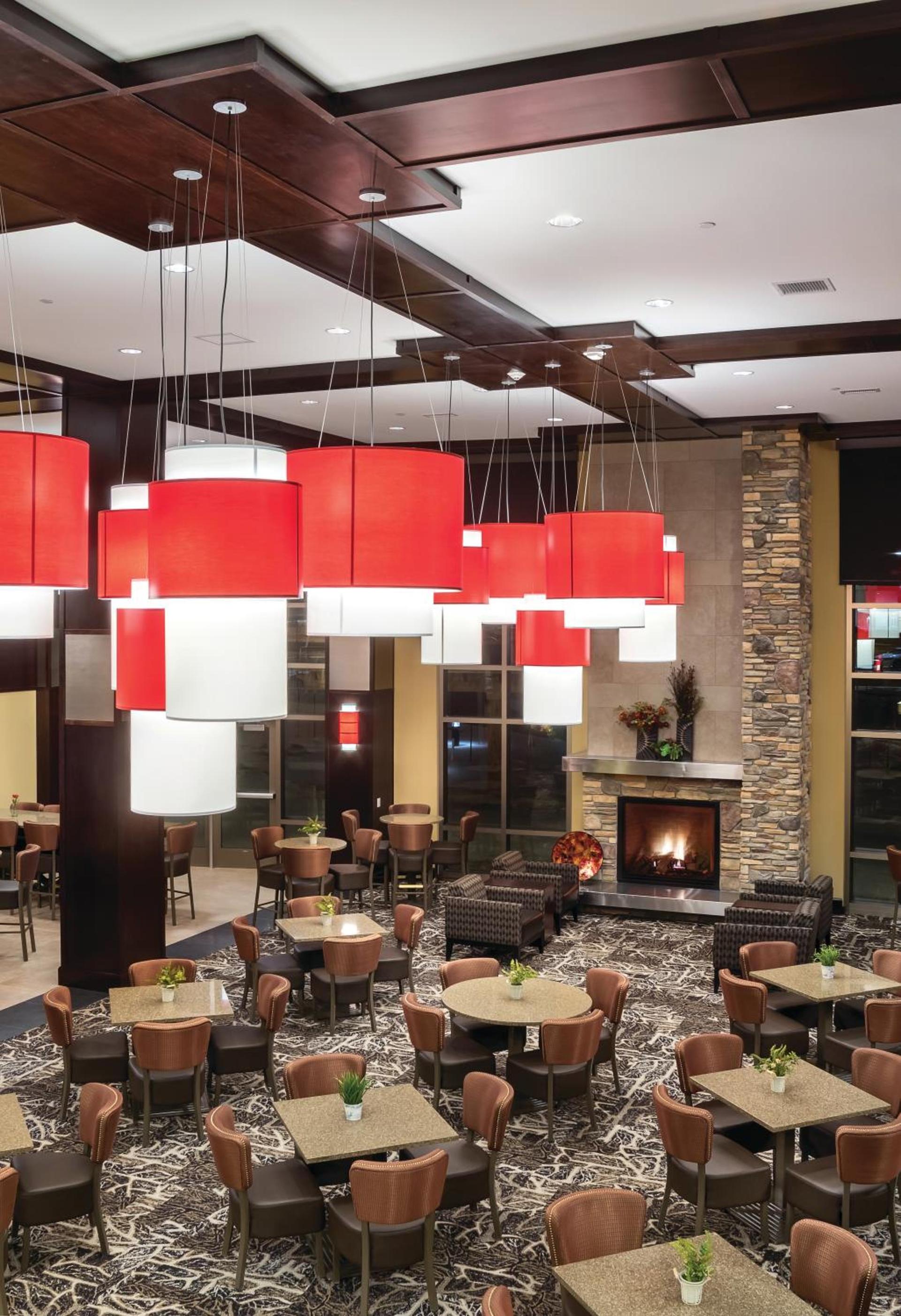 ClubHouse Hotel & Suites Fargo photo 4