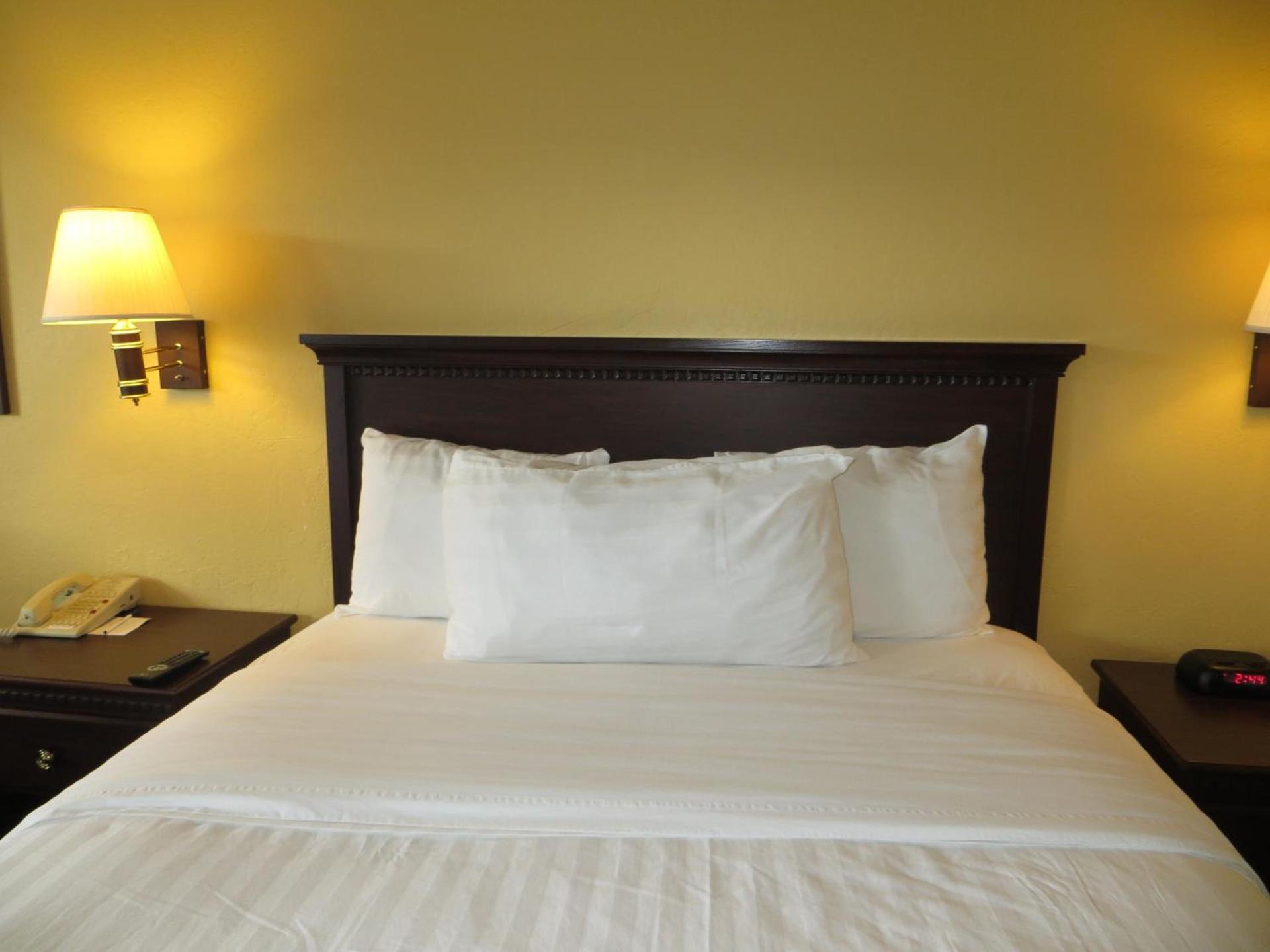 Monterey Bay Lodge photo 38