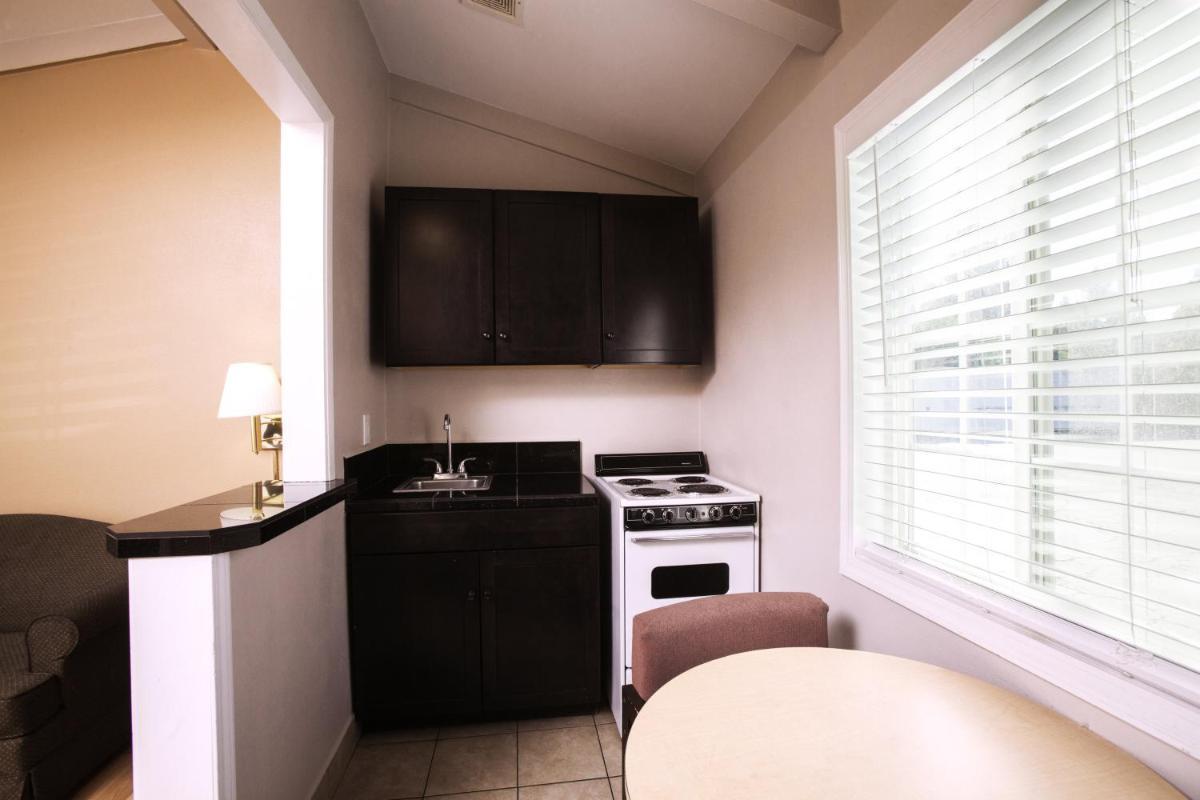 Tri-Valley Inn & Suites photo 25