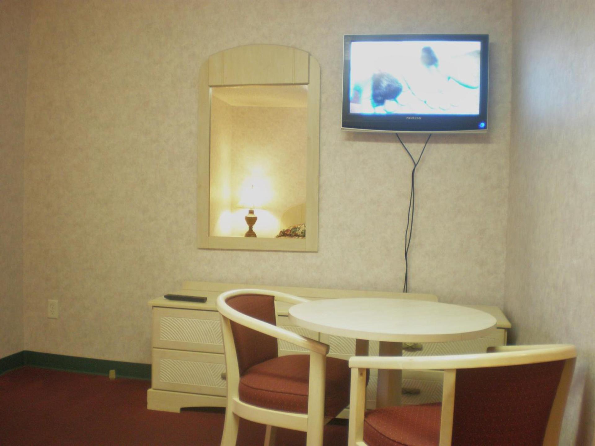 Red Carpet Inn & Suites Hammonton NJ Route-30E photo 16