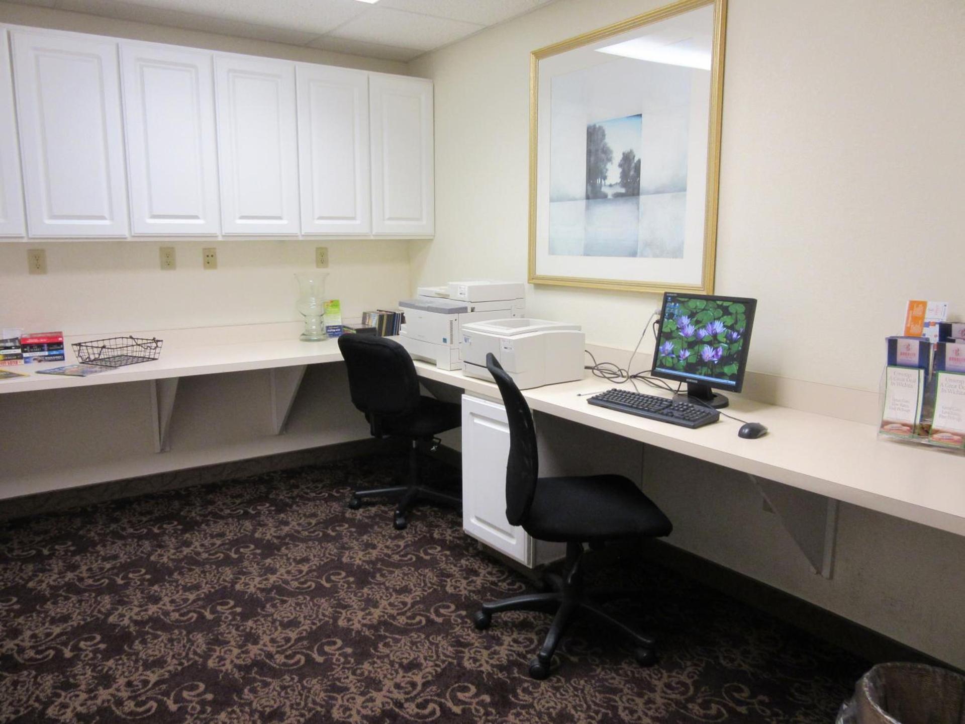 Baymont by Wyndham Wichita East photo 39
