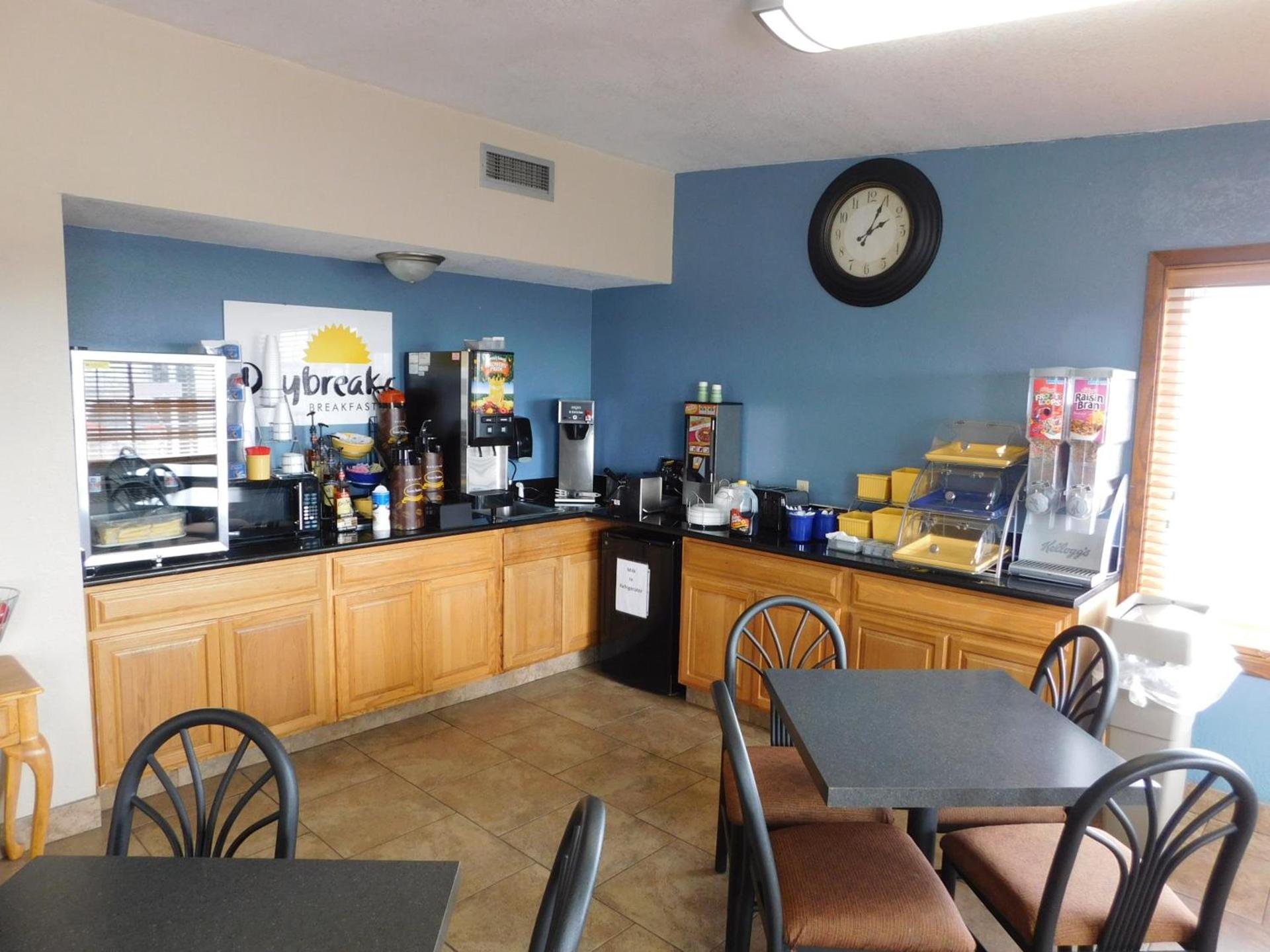 Days Inn by Wyndham Newton photo 50
