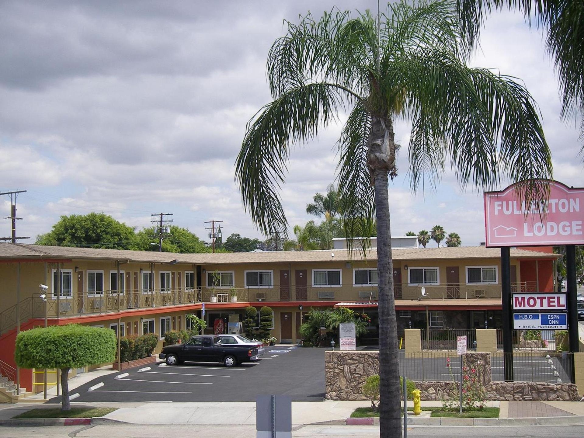 Fullerton Lodge photo 9