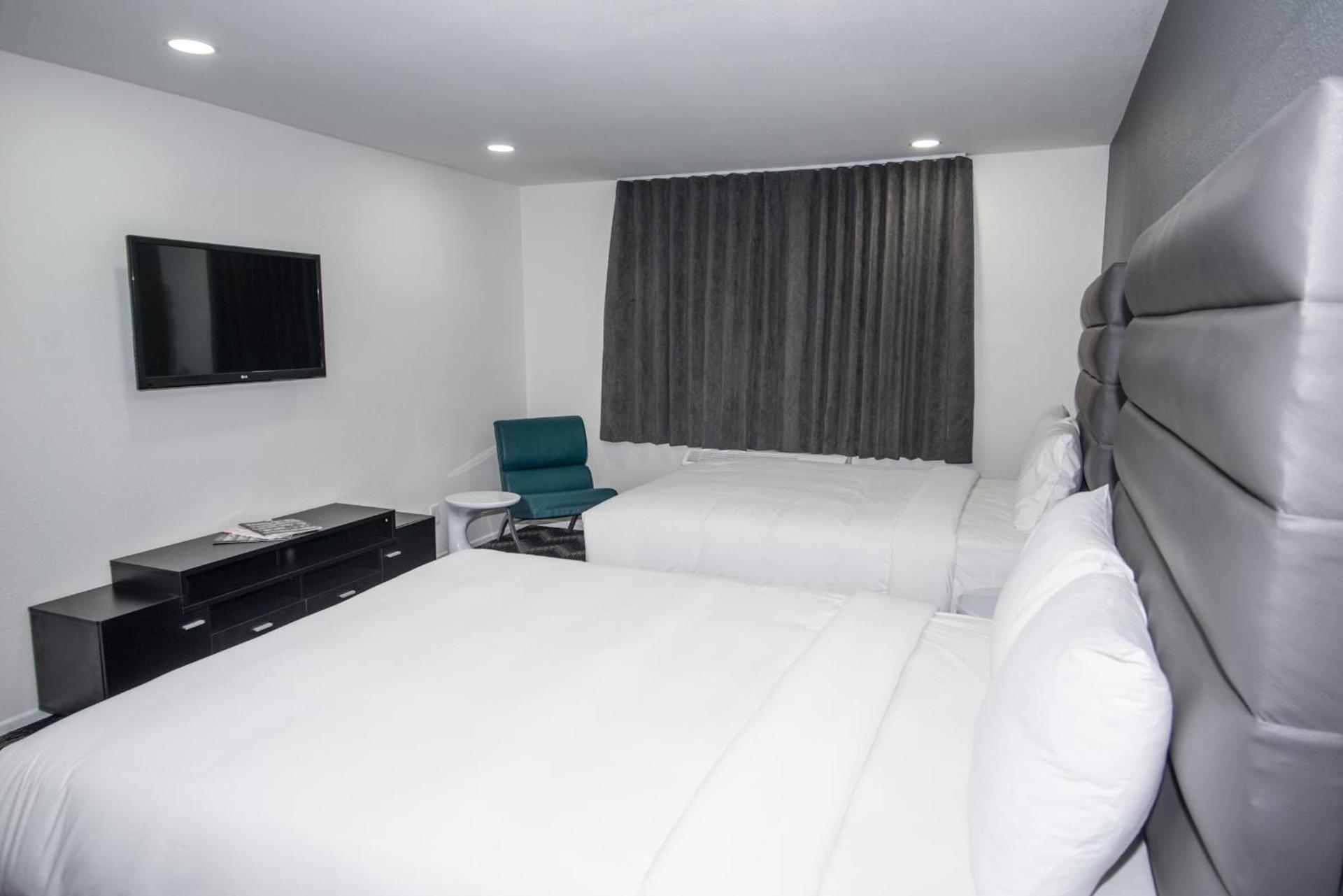 Siegel Select LV Strip-Convention Center photo 28