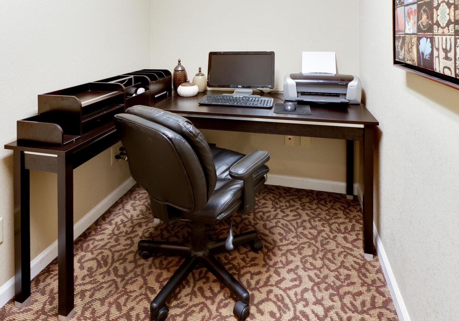 Hawthorn Extended Stay by Wyndham Wichita photo 46