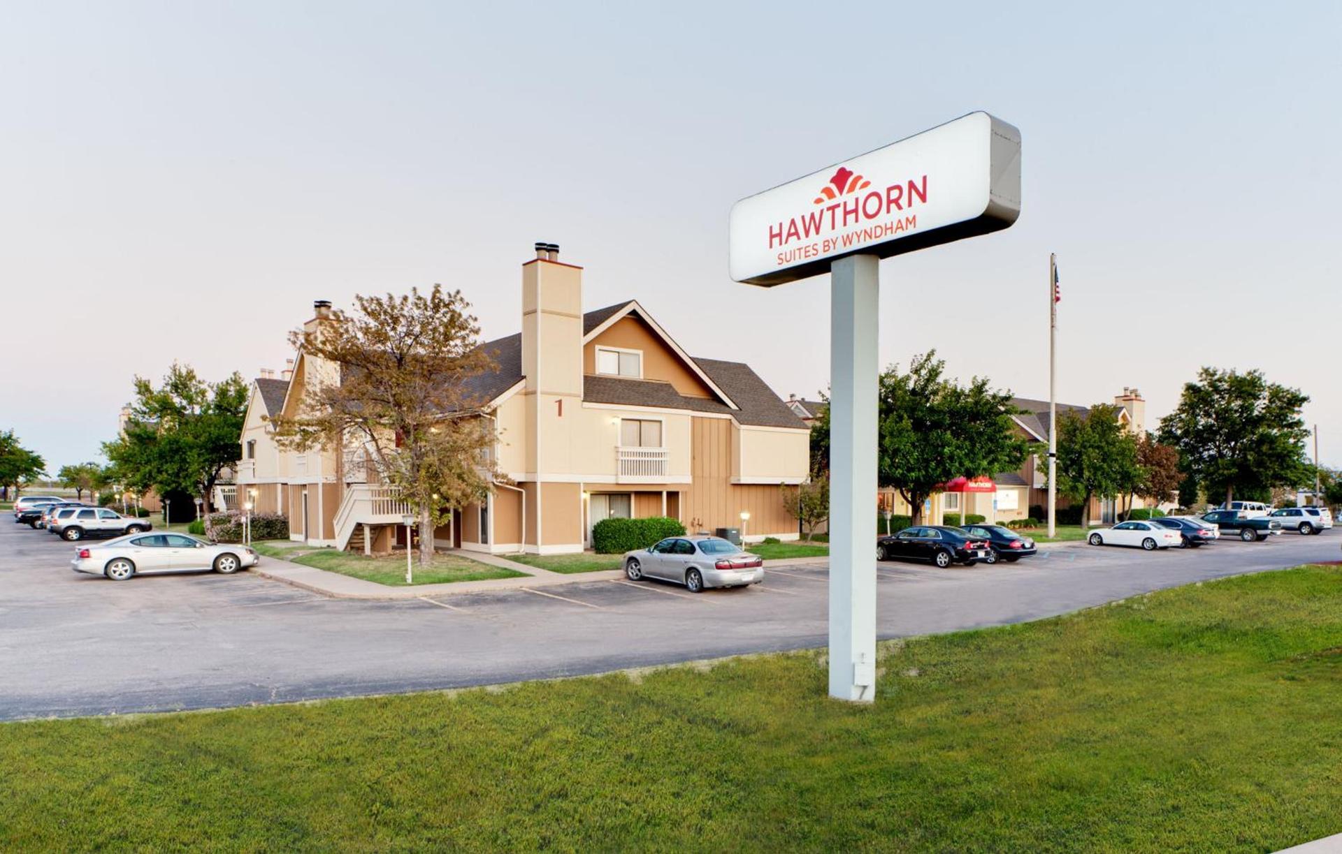 Hawthorn Extended Stay by Wyndham Wichita photo 5