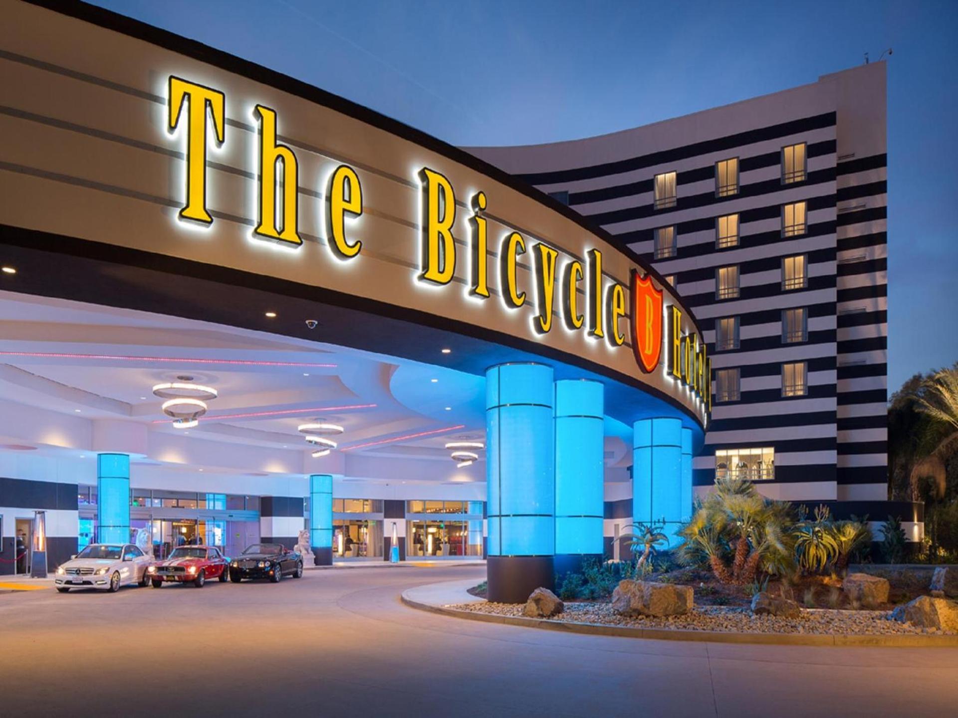 Parkwest Bicycle Casino photo 50
