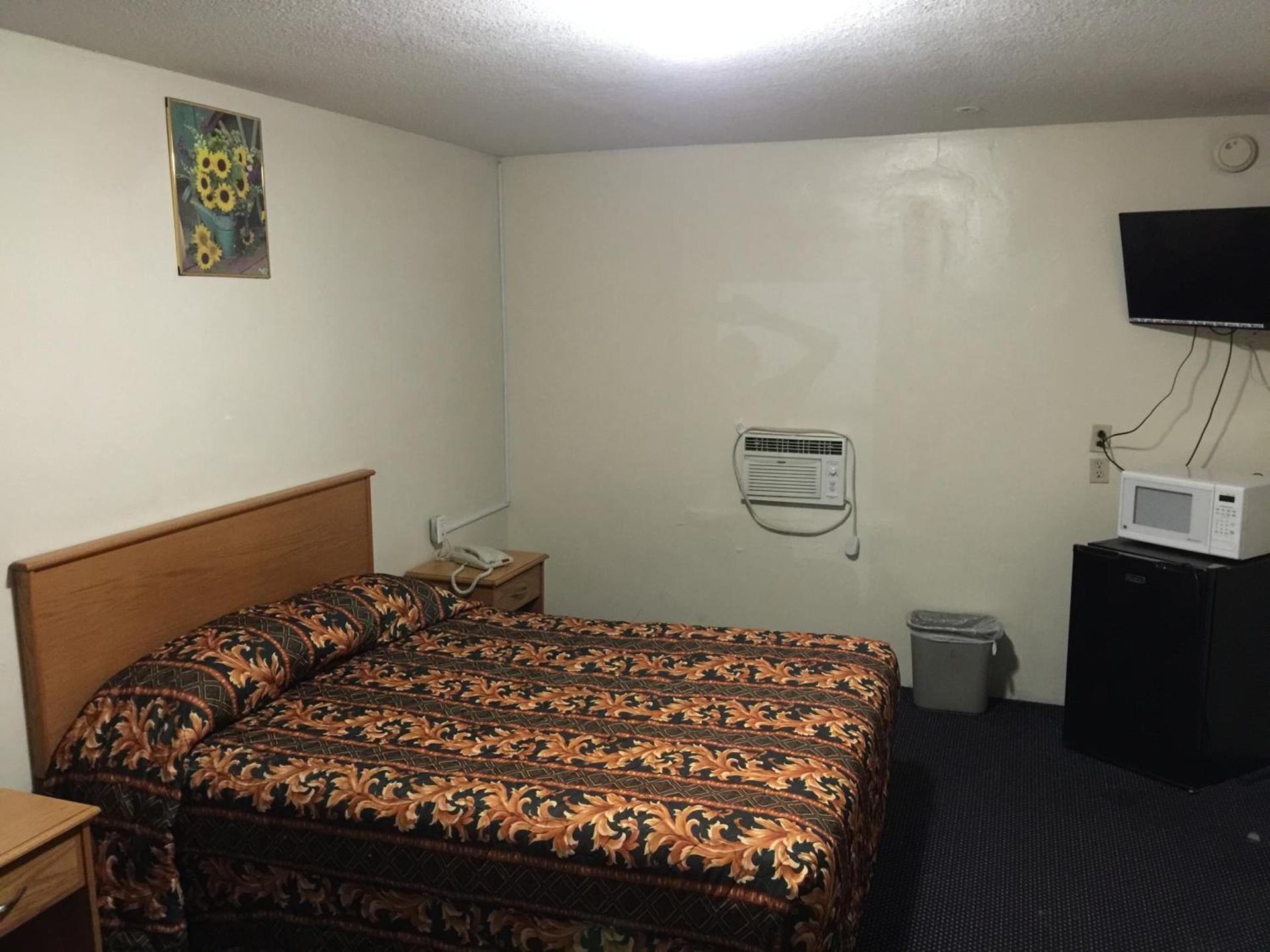 Hacienda Motel photo 18