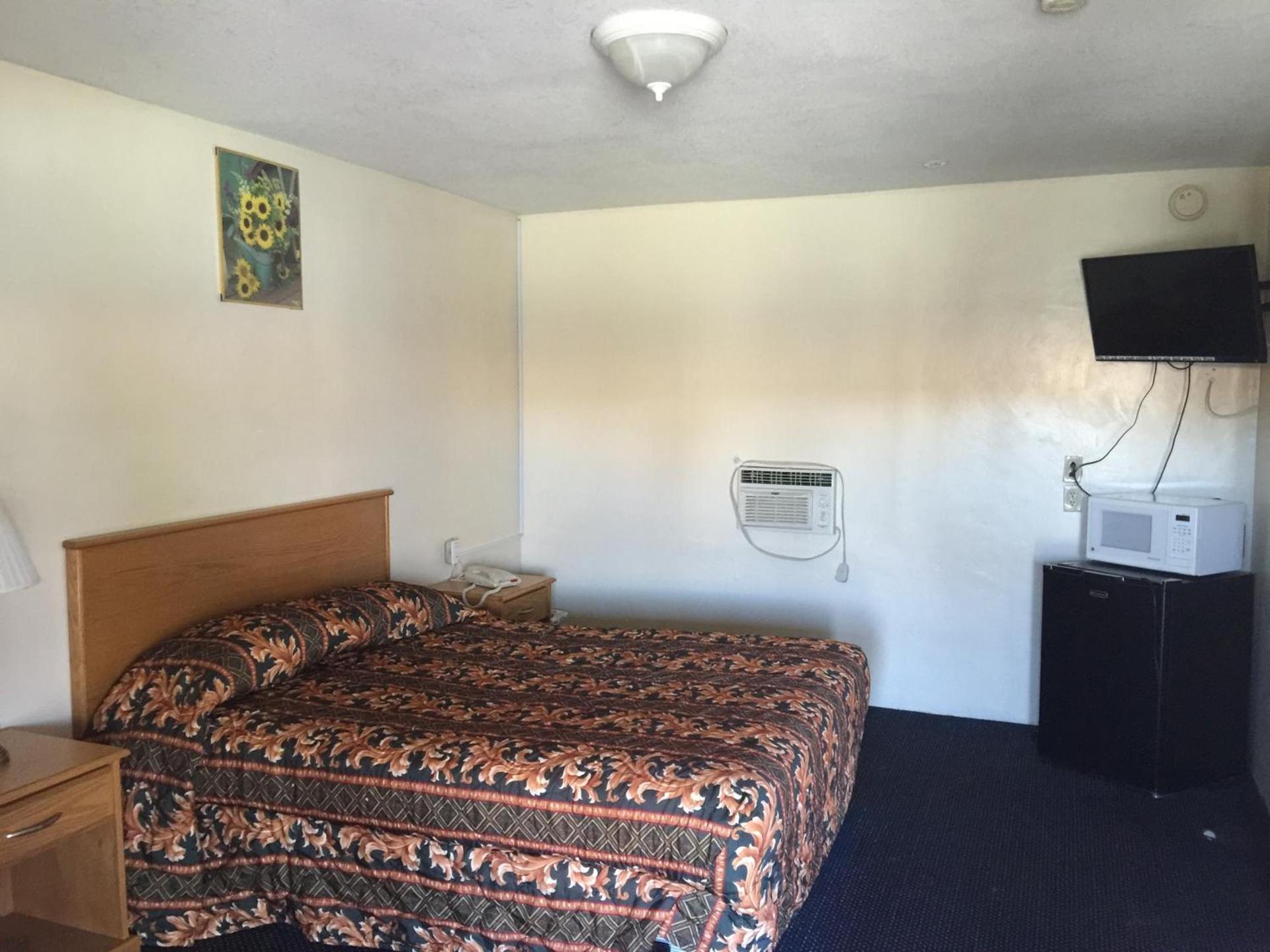 Hacienda Motel photo 19