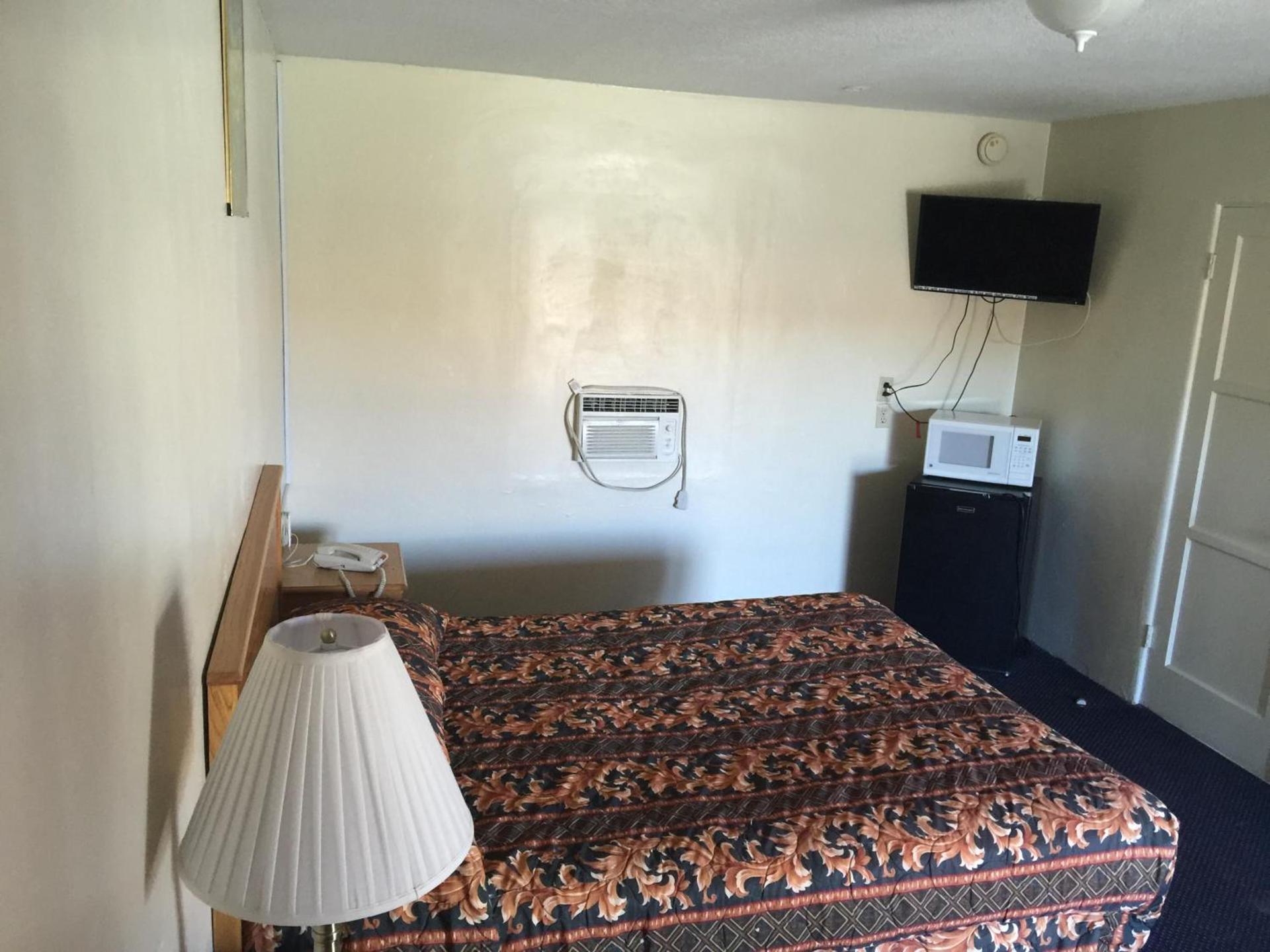 Hacienda Motel photo 20