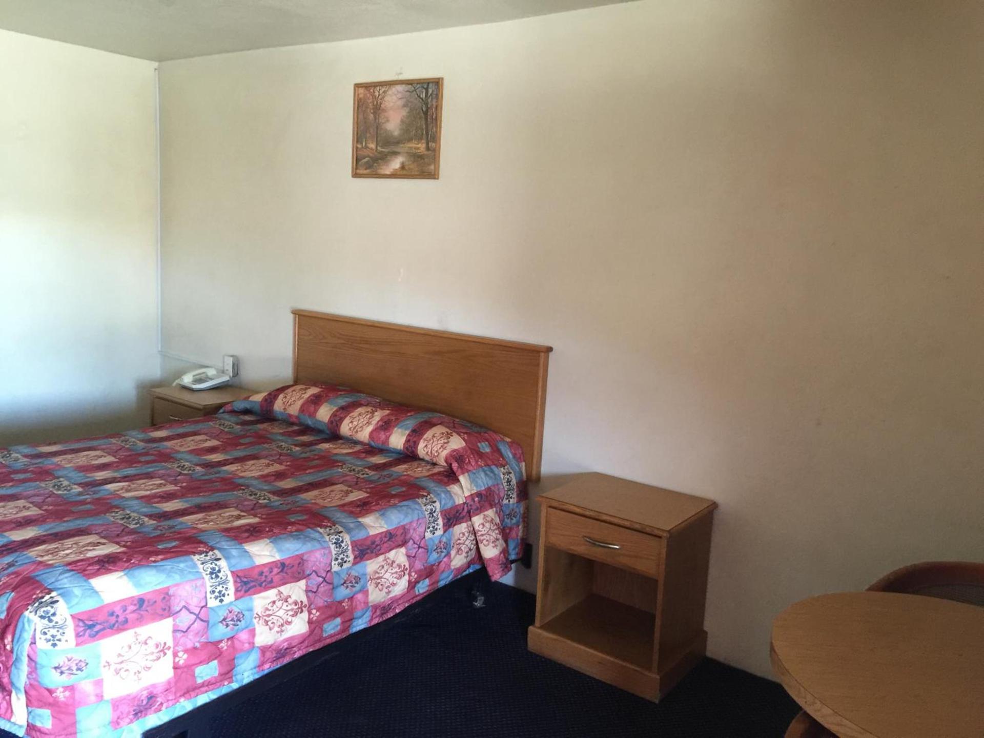 Hacienda Motel photo 22