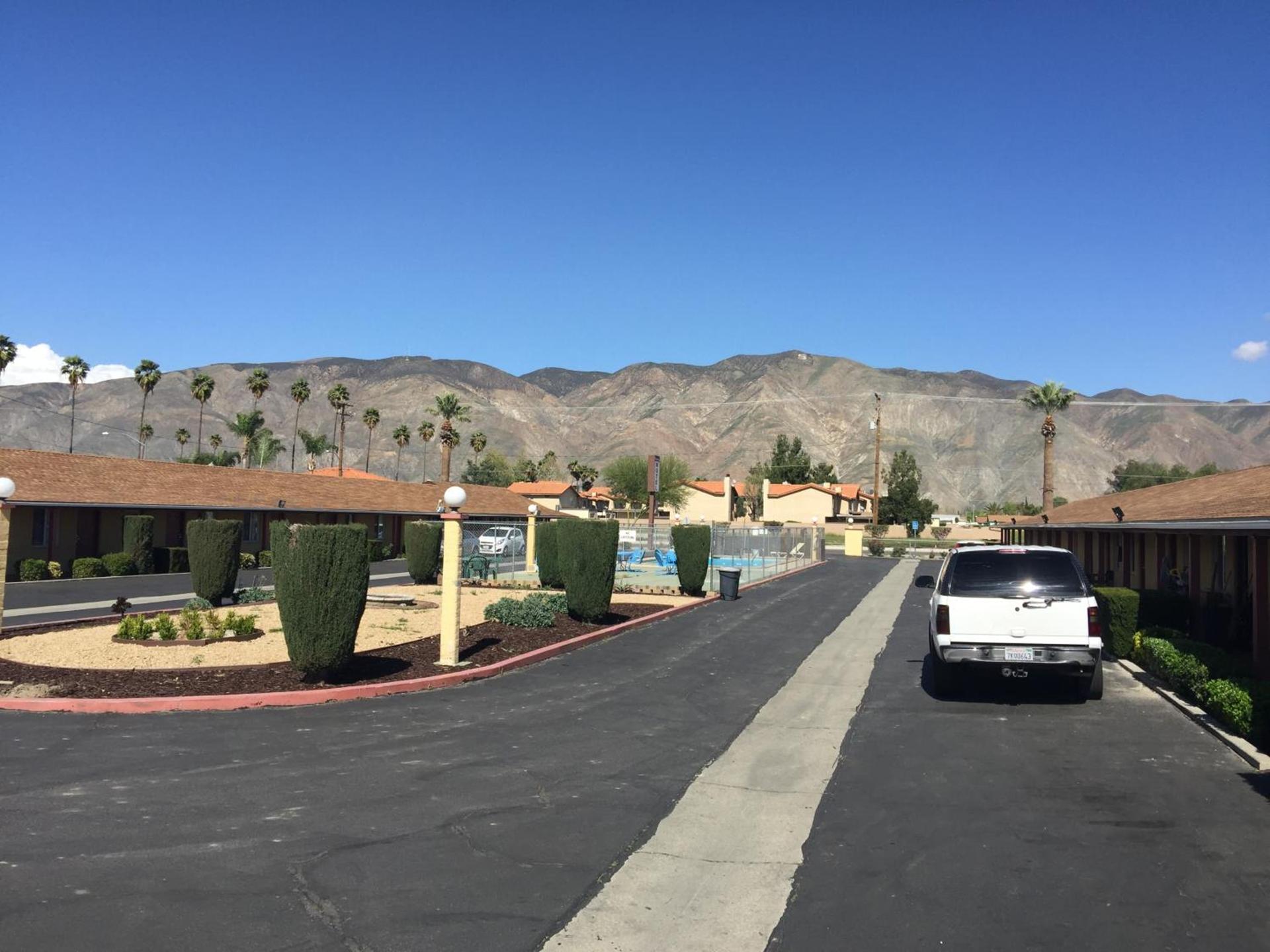 Hacienda Motel photo 32